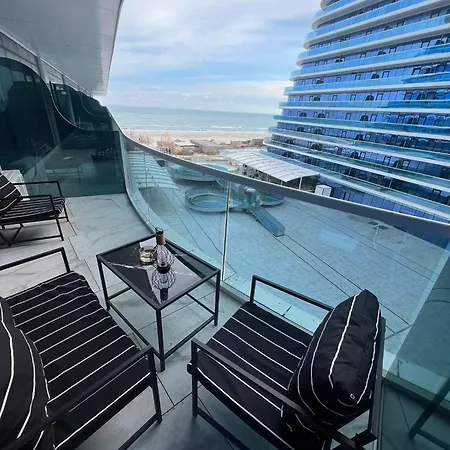 Apartment Moft By White Titanic *