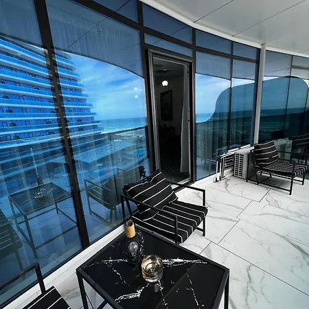 Moft By White Titanic Apartment Navodari