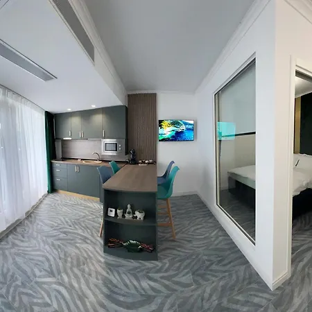 Moft By White Titanic Apartment *