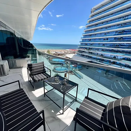 Moft By White Titanic Apartment *