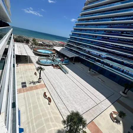 Moft By White Titanic Apartment